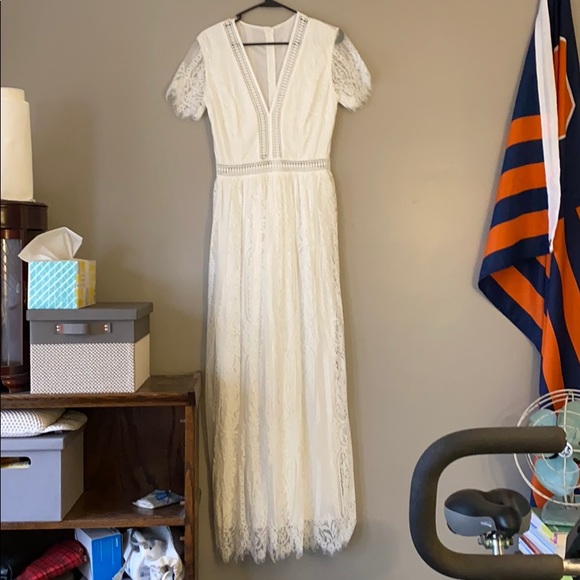 Ivory Lace Dress - Picture 2 of 8